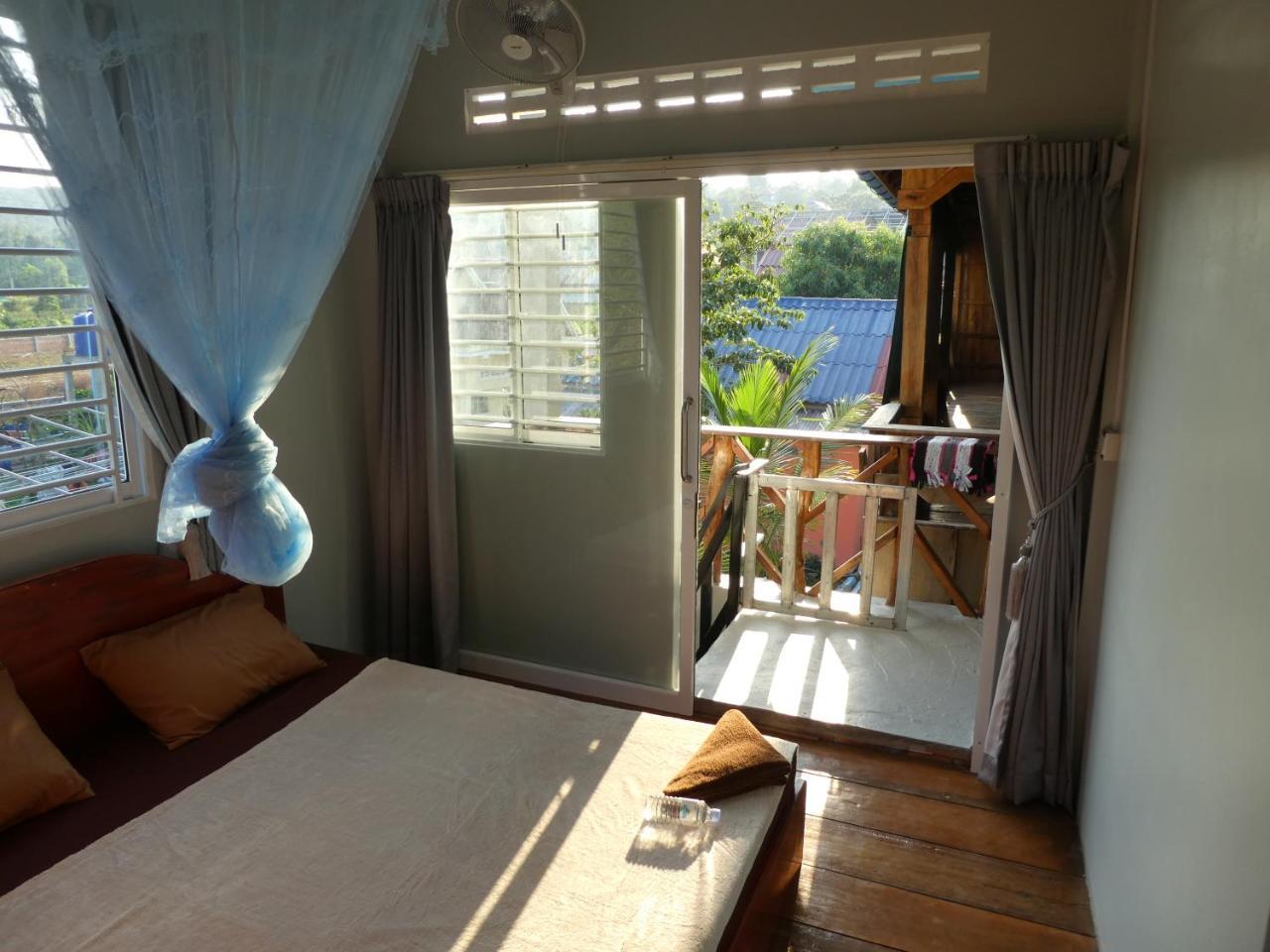 Ing Ing Guesthouse ロンサレム島 エクステリア 写真